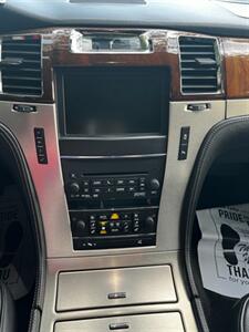 2012 Cadillac Escalade Platinum Edition   - Photo 9 - Wahiawa, HI 96786