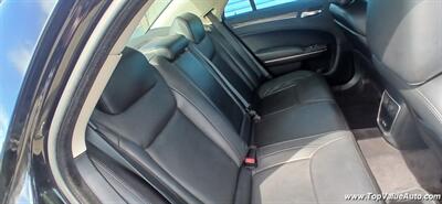 2017 Chrysler 300 Series Limited   - Photo 2 - Wahiawa, HI 96786