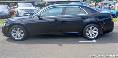 2017 Chrysler 300 Series Limited   - Photo 1 - Wahiawa, HI 96786