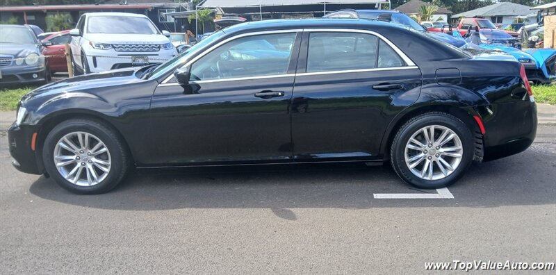 2017 Chrysler 300 Series Limited - Photo 1 - Wahiawa, HI 96786