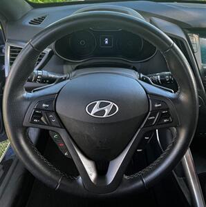 2017 Hyundai VELOSTER Turbo - Photo 7 - Wahiawa, HI 96786