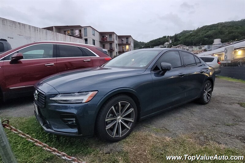 2022 Volvo S60 B5 Momentum  