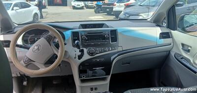 2013 Toyota Sienna SE 8-Passenger   - Photo 11 - Wahiawa, HI 96786