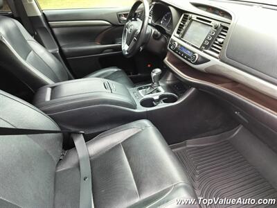 2019 Toyota Highlander   - Photo 8 - Wahiawa, HI 96786