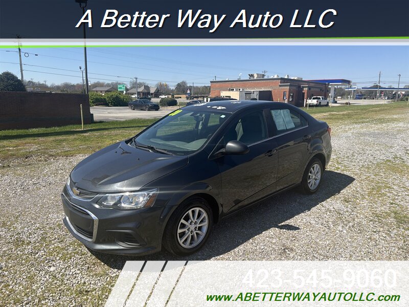 2020 Chevrolet Sonic LT   - Photo 1 - Madisonville, TN 37354