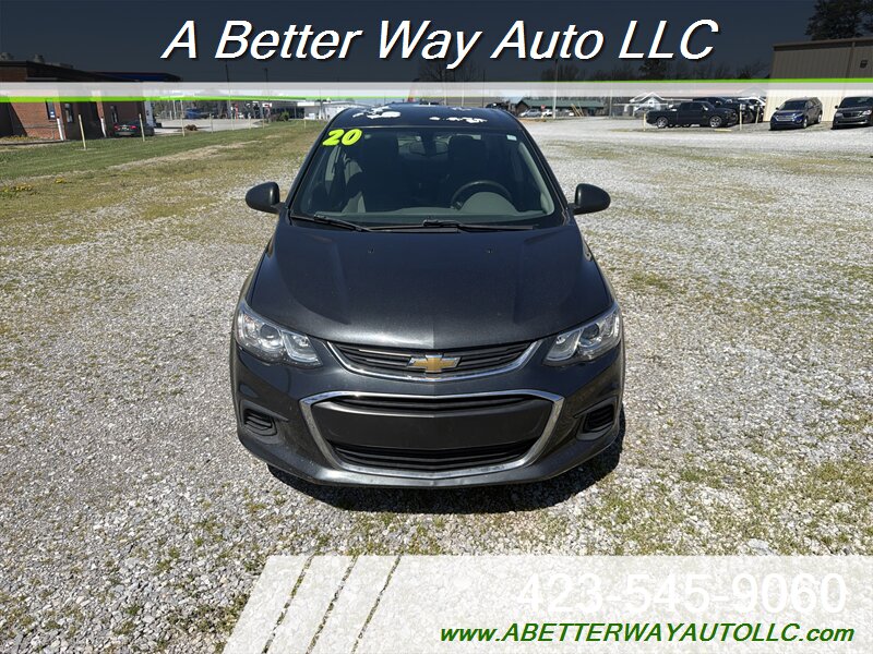 2020 Chevrolet Sonic LT - Photo 11 - Madisonville, TN 37354