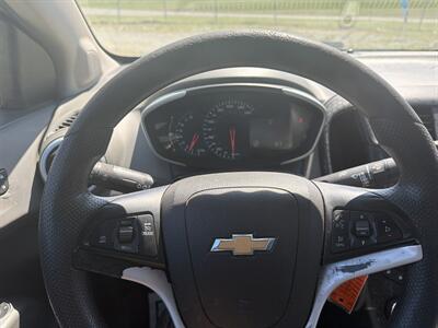 2020 Chevrolet Sonic LT   - Photo 9 - Madisonville, TN 37354
