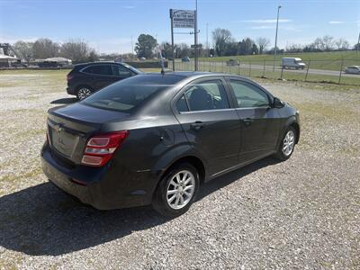 2020 Chevrolet Sonic LT   - Photo 3 - Madisonville, TN 37354