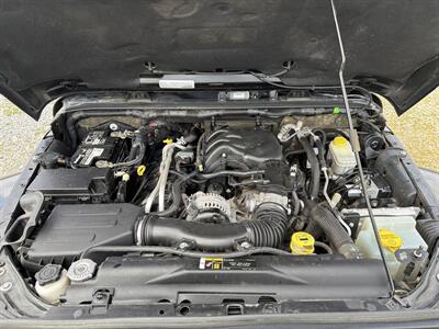 2017 Jeep Wrangler Sahara   - Photo 14 - Madisonville, TN 37354