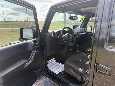 2017 Jeep Wrangler Sahara   - Photo 5 - Madisonville, TN 37354