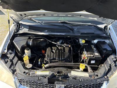 2012 Dodge Grand Caravan SE   - Photo 14 - Madisonville, TN 37354