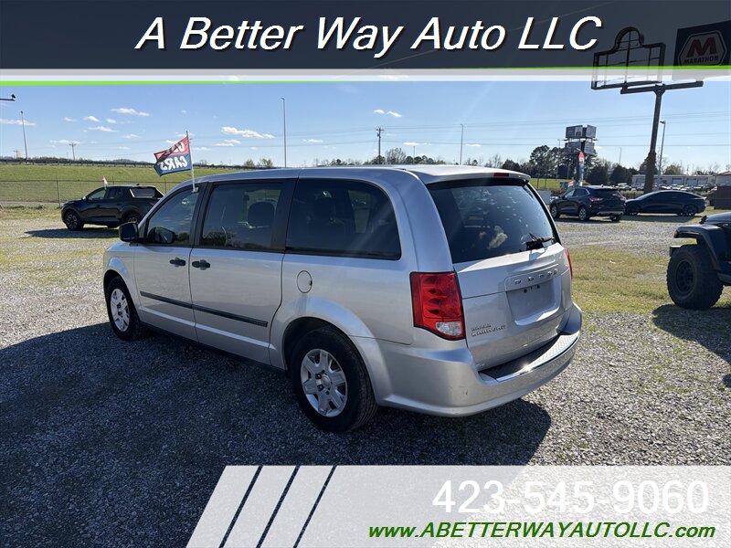 2012 Dodge Grand Caravan SE - Photo 4 - Madisonville, TN 37354
