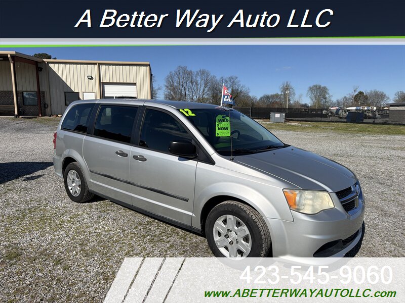 2012 Dodge Grand Caravan SE - Photo 2 - Madisonville, TN 37354