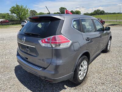 2016 Nissan Rogue S   - Photo 4 - Madisonville, TN 37354