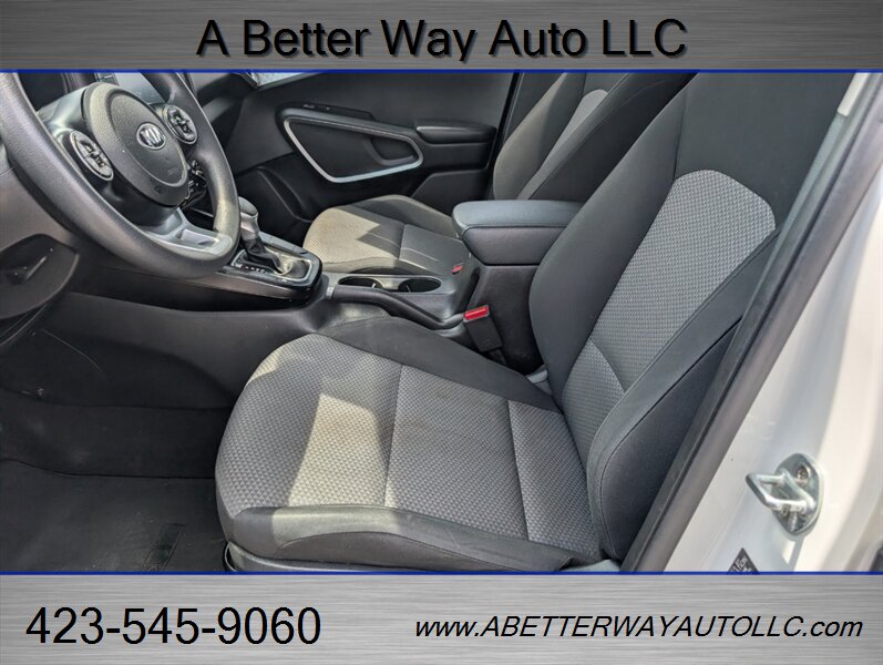 2021 Kia Soul LX - Photo 11