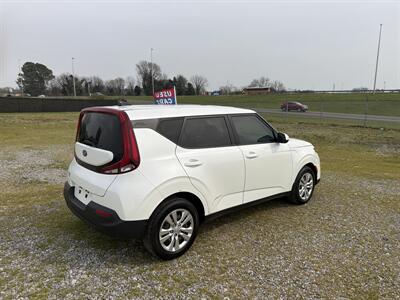 2021 Kia Soul LX   - Photo 3 - Madisonville, TN 37354
