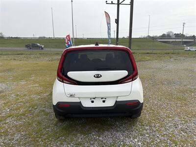 2021 Kia Soul LX   - Photo 10 - Madisonville, TN 37354