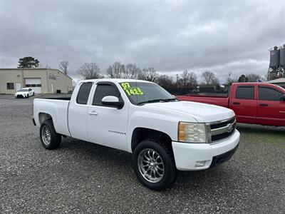 2007 Chevrolet Silverado 1500 Work Truck 4dr Extended Cab - Photo 2 - Madisonville, TN 37354