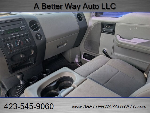 2005 Ford F-150 XL - Photo 4 - Madisonville, TN 37354