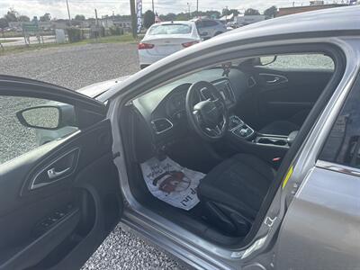 2015 Chrysler 200 Limited   - Photo 5 - Madisonville, TN 37354