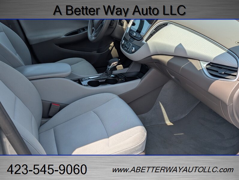 2023 Chevrolet Malibu LS Fleet - Photo 11 - Madisonville, TN 37354