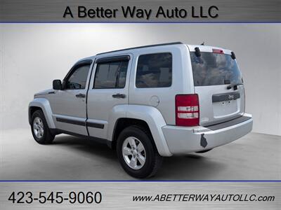 2012 Jeep Liberty Sport   - Photo 3 - Madisonville, TN 37354