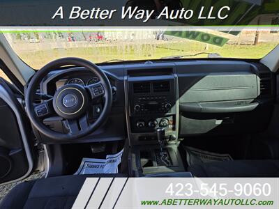 2012 Jeep Liberty Sport   - Photo 5 - Madisonville, TN 37354