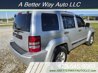 2012 Jeep Liberty Sport   - Photo 4 - Madisonville, TN 37354