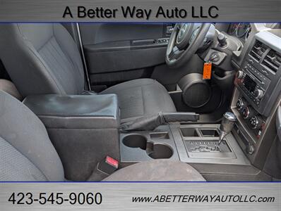 2012 Jeep Liberty Sport   - Photo 11 - Madisonville, TN 37354