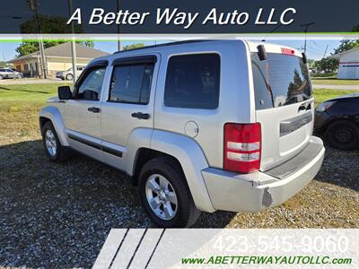 2012 Jeep Liberty Sport   - Photo 2 - Madisonville, TN 37354