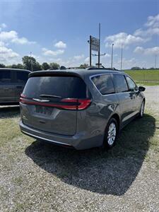 2022 Chrysler Pacifica Touring L   - Photo 4 - Madisonville, TN 37354