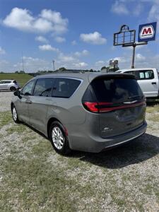 2022 Chrysler Pacifica Touring L   - Photo 3 - Madisonville, TN 37354