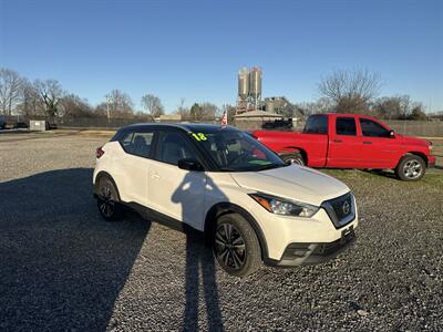 2018 Nissan Kicks SV   - Photo 2 - Madisonville, TN 37354