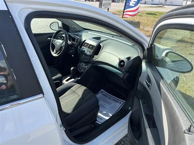 2014 Chevrolet Sonic LT Auto   - Photo 5 - Madisonville, TN 37354