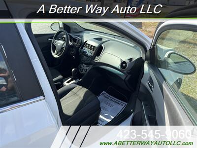2014 Chevrolet Sonic LT Auto   - Photo 5 - Madisonville, TN 37354