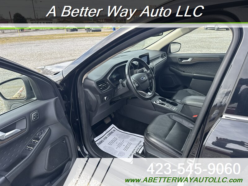 2020 Ford Escape Titanium - Photo 5 - Madisonville, TN 37354