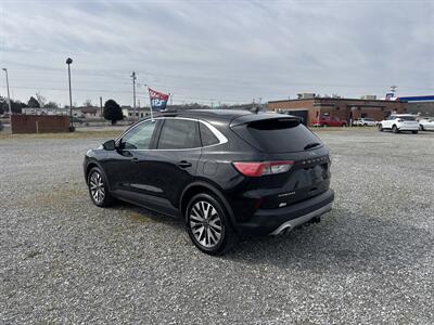 2020 Ford Escape Titanium   - Photo 4 - Madisonville, TN 37354