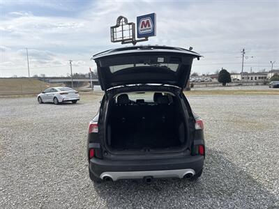 2020 Ford Escape Titanium   - Photo 13 - Madisonville, TN 37354