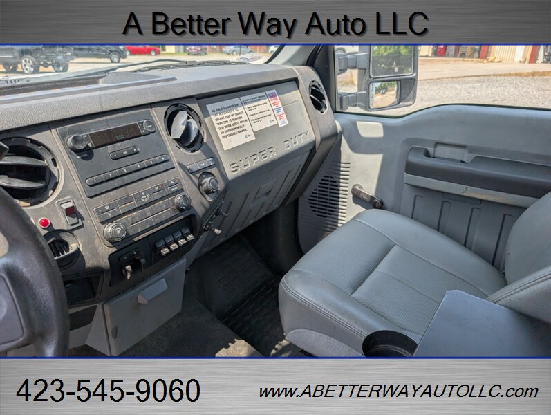 2012 Ford F-450 Super Duty Bucket Truck - Photo 9 - Madisonville, TN 37354