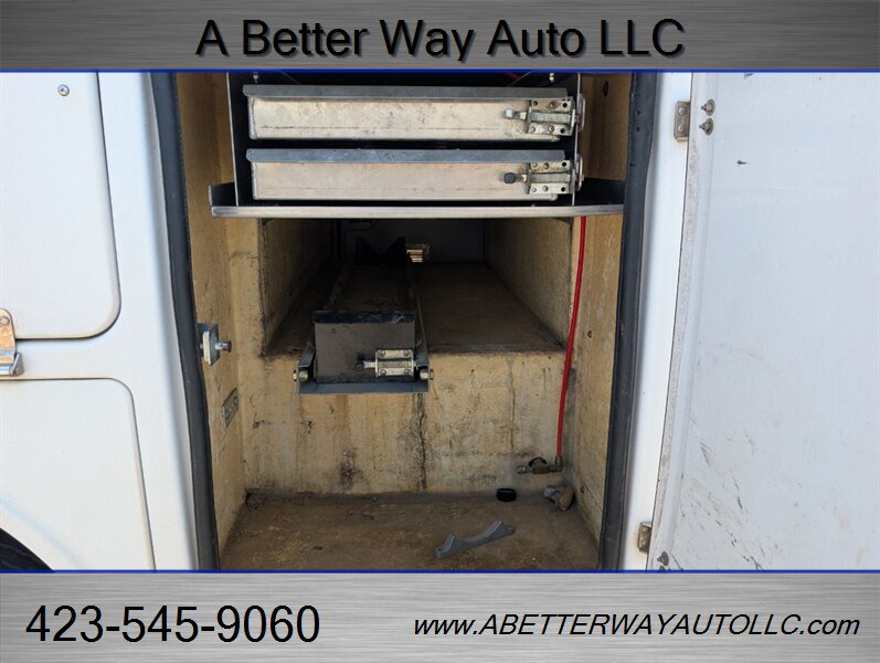 2012 Ford F-450 Super Duty Bucket Truck - Photo 19 - Madisonville, TN 37354