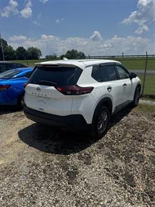 2021 Nissan Rogue S   - Photo 5 - Madisonville, TN 37354
