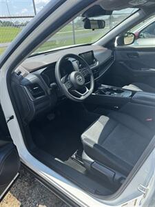 2021 Nissan Rogue S   - Photo 4 - Madisonville, TN 37354