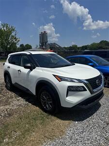 2021 Nissan Rogue S   - Photo 2 - Madisonville, TN 37354