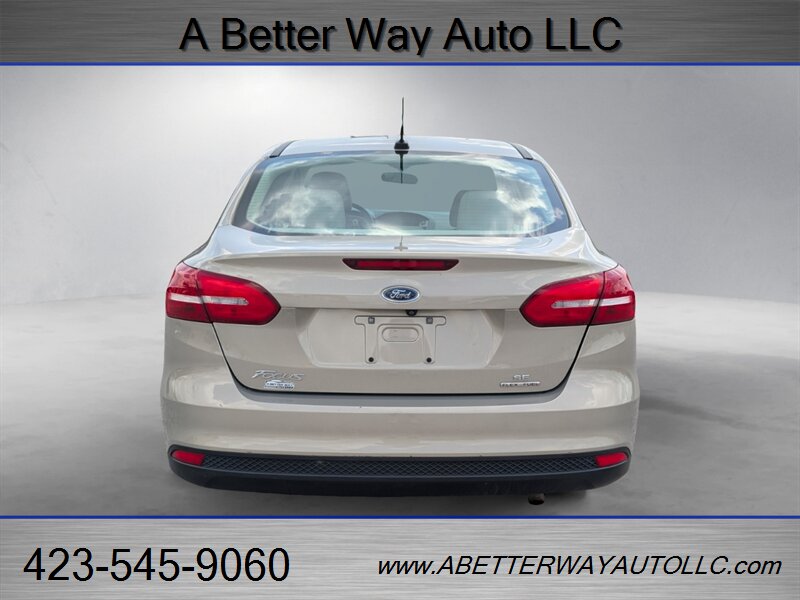 2016 Ford Focus SE - Photo 5 - Madisonville, TN 37354