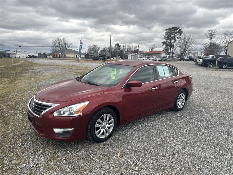 2015 Nissan Altima S's photo