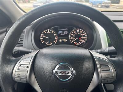 2015 Nissan Altima 2.5 S   - Photo 9 - Madisonville, TN 37354