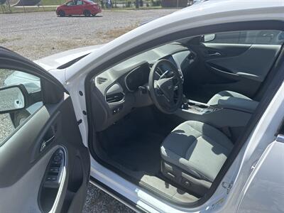 2019 Chevrolet Malibu LS Fleet   - Photo 5 - Madisonville, TN 37354