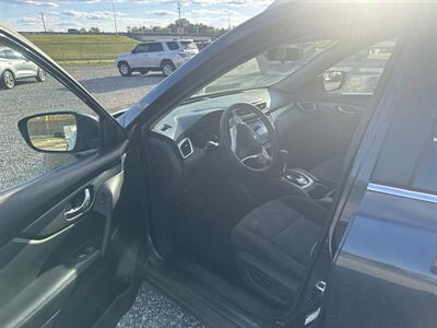 2016 Nissan Rogue SV   - Photo 5 - Madisonville, TN 37354