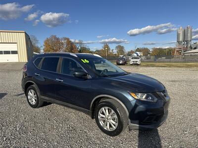 2016 Nissan Rogue SV   - Photo 2 - Madisonville, TN 37354