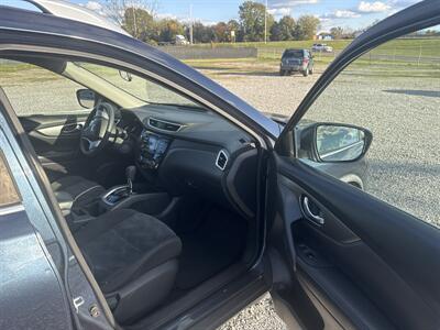 2016 Nissan Rogue SV   - Photo 6 - Madisonville, TN 37354